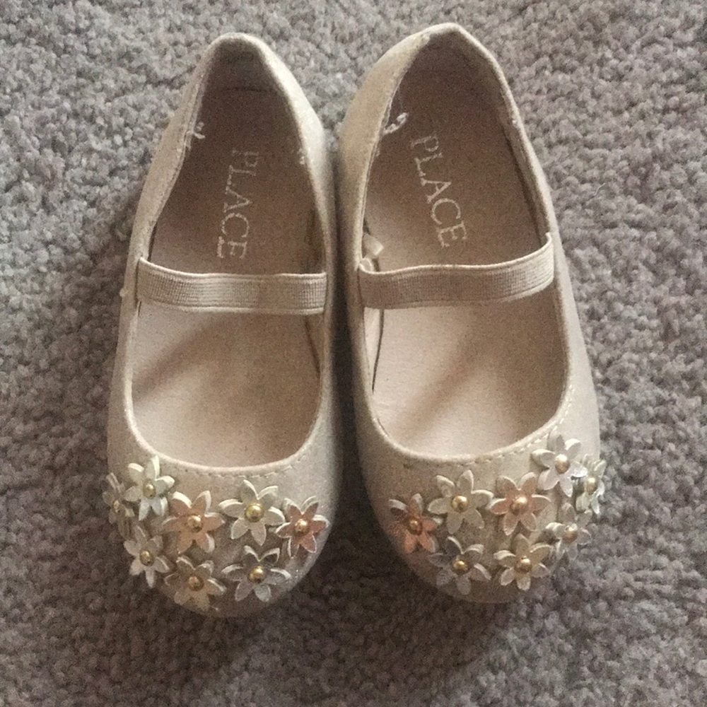 Girl shoes